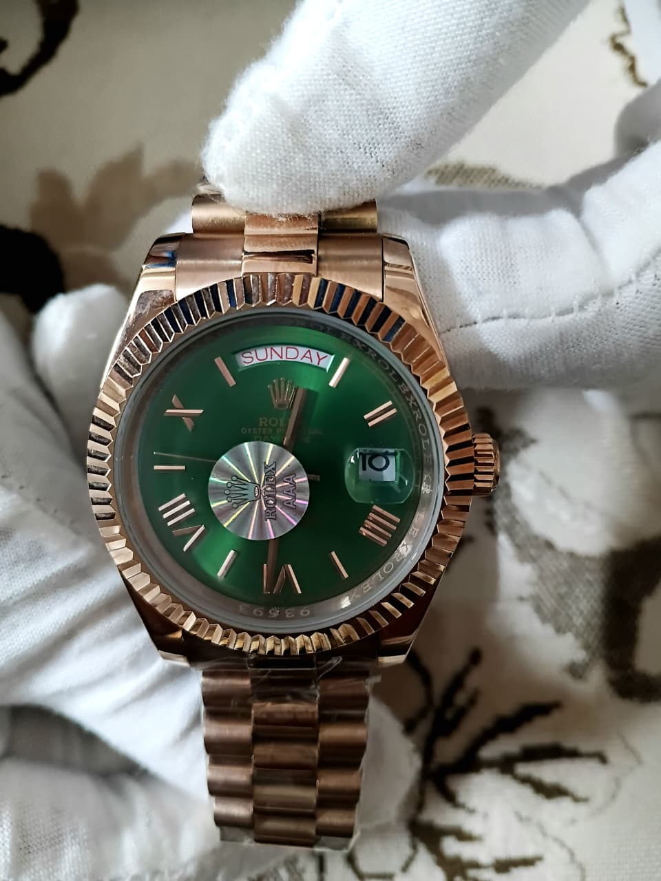 Presidential Day-Date 40 Rose Gold Emerald Dial AU- 7071